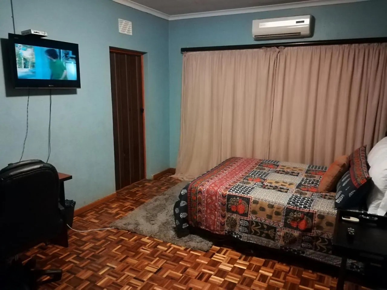 Mr.B House Hotel Kraaifontein 3*,